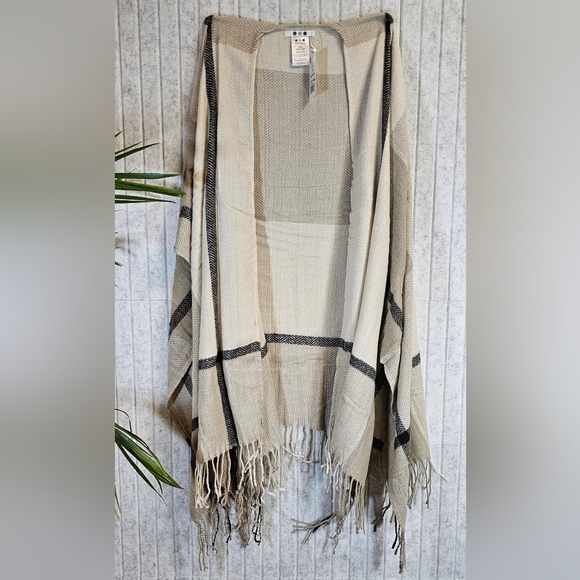Three Dots Cashmere Blend Plaid Wrap Miranda Neutral OS NWT $98 - Picture 1 of 3